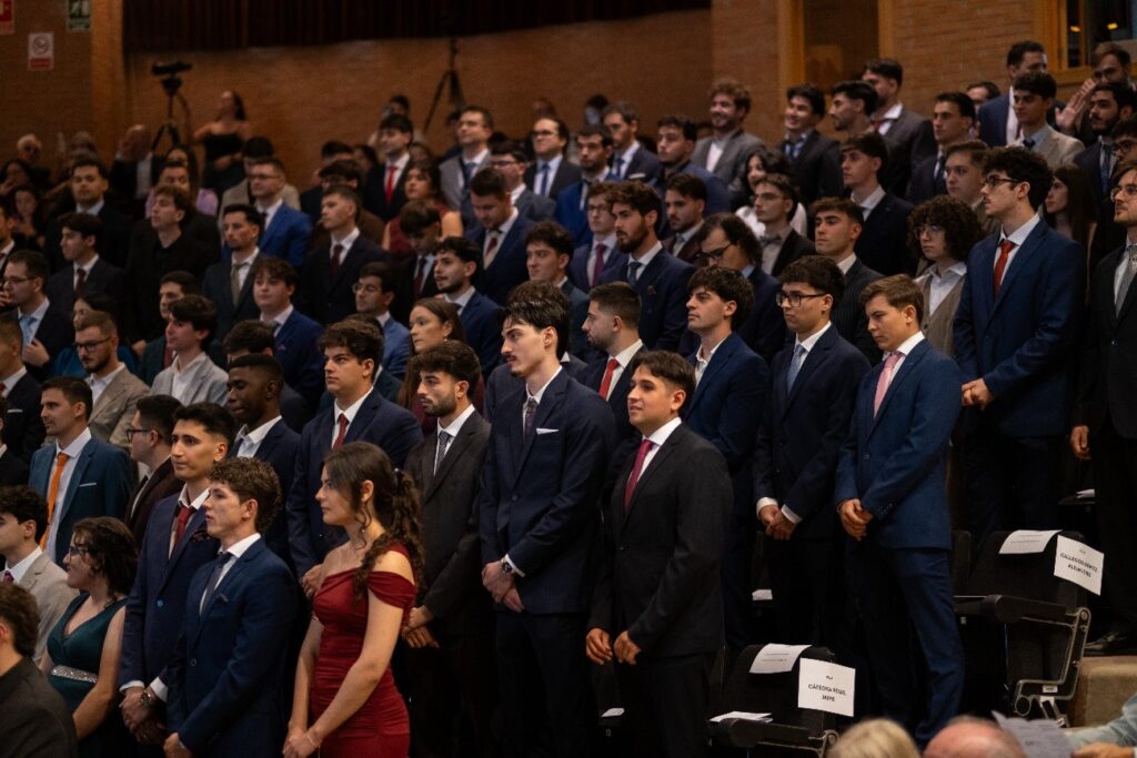 Alumnos situados en el auditorio